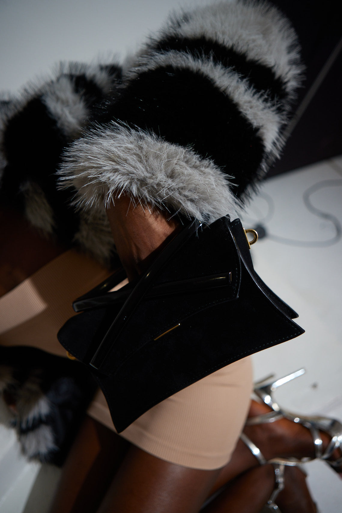 MANI CLUTCH SUEDE BLACK